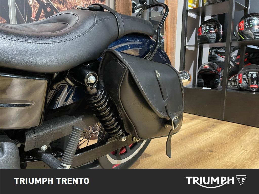 HARLEY DAVIDSON Dyna Street Bob 1690 