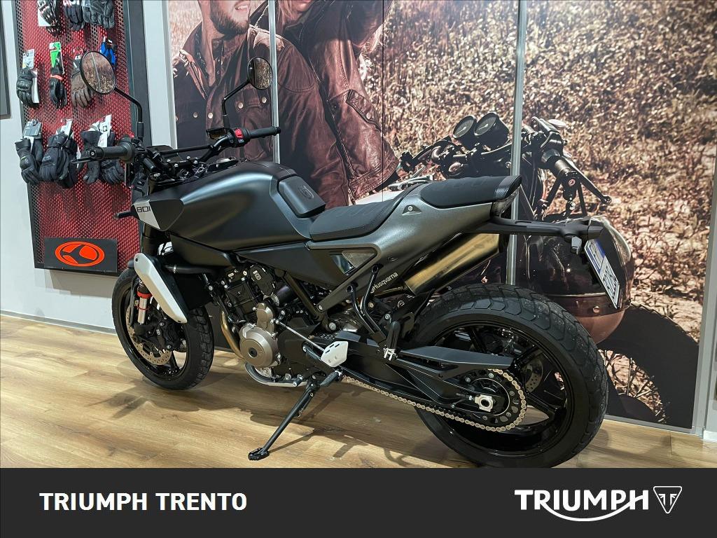 HUSQVARNA Svartpilen 801 