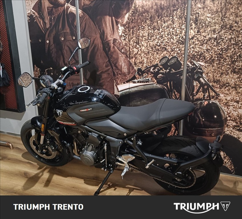 TRIUMPH Trident 660 Jet Black Abs