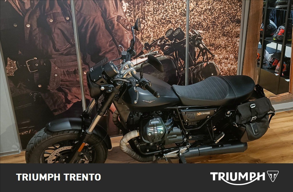 MOTO GUZZI V9 850 Bobber