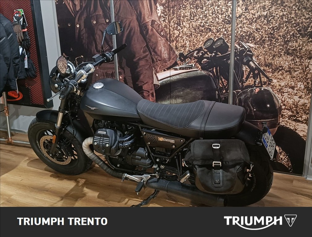 MOTO GUZZI V9 850 Bobber